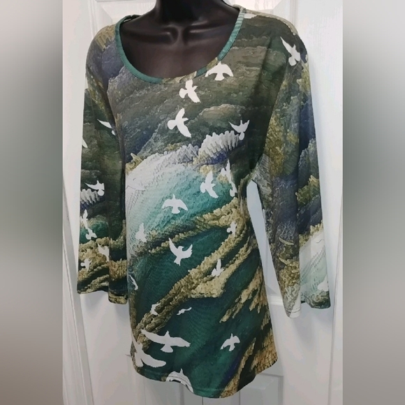 Fresh FX pullover top. - Picture 3 of 7